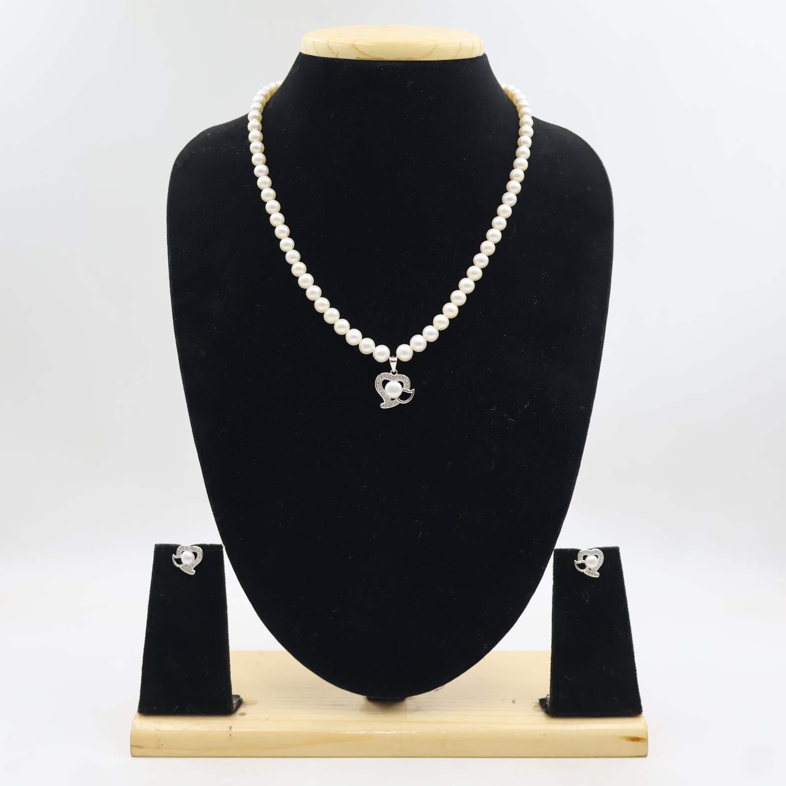 Silver Plated Pearl Heart Pendant Set - Image 2