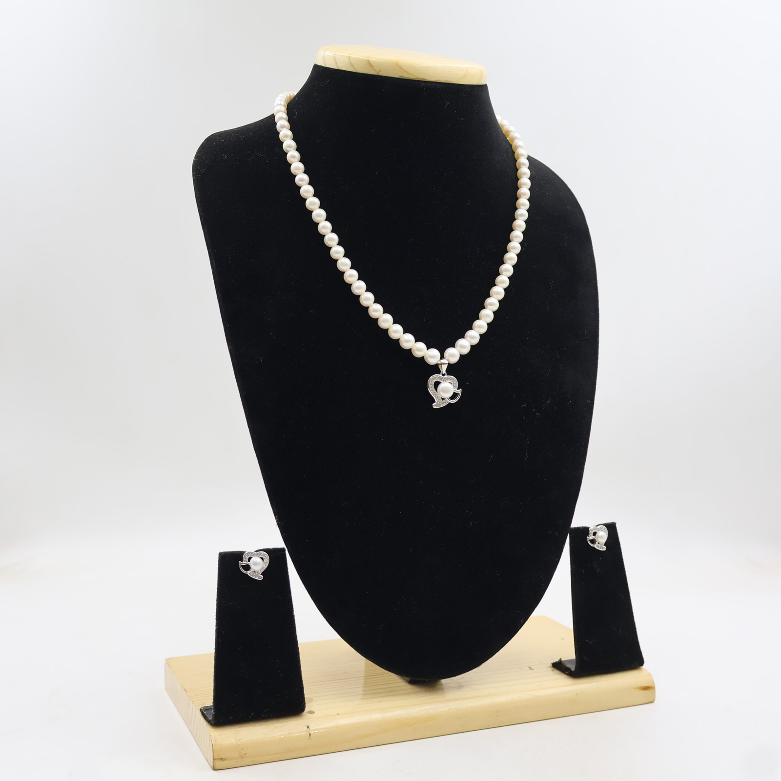 Silver Plated Pearl Heart Pendant Set - Image 3