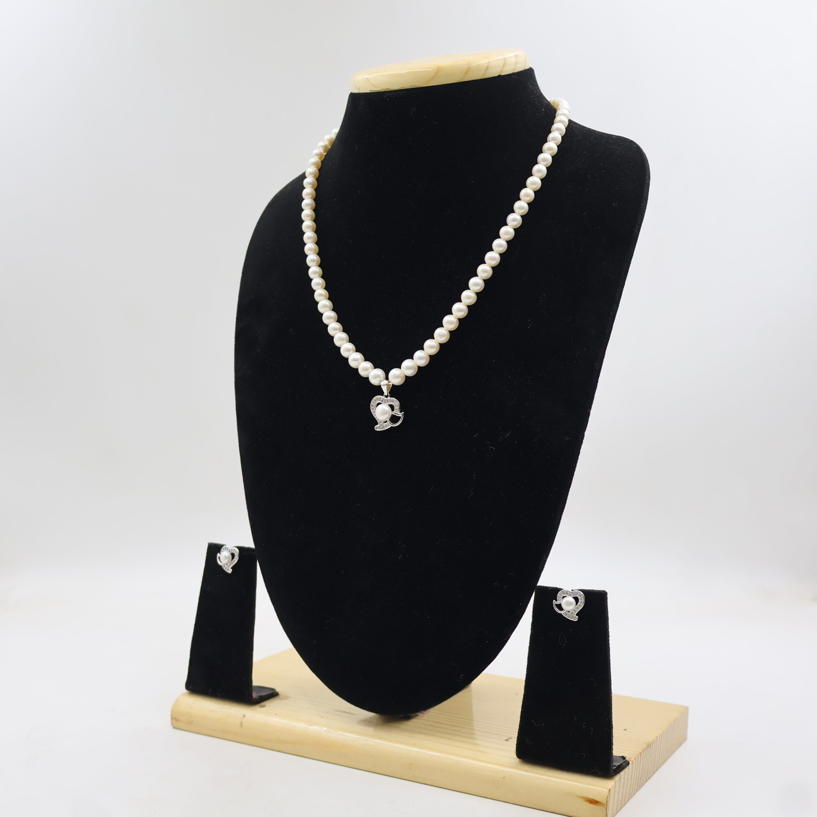 Silver Plated Pearl Heart Pendant Set - Image 4