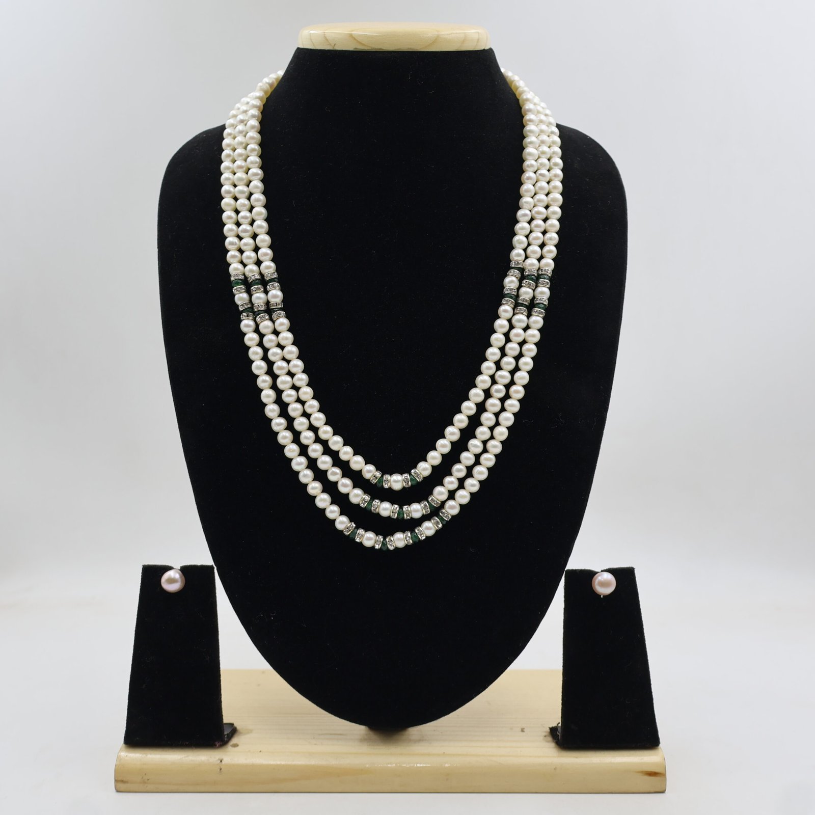 Graceful Triple Layer Pearl Necklace Set - Image 2