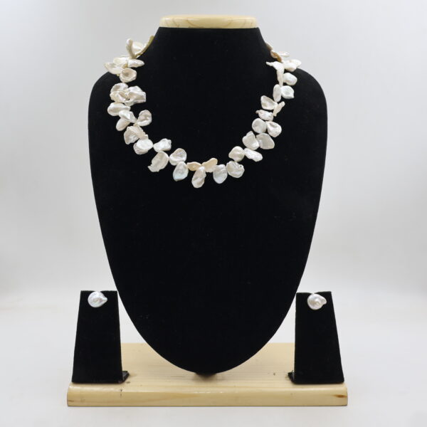 Alternative view of Elegant Baroque Pearl Statement Necklace Set