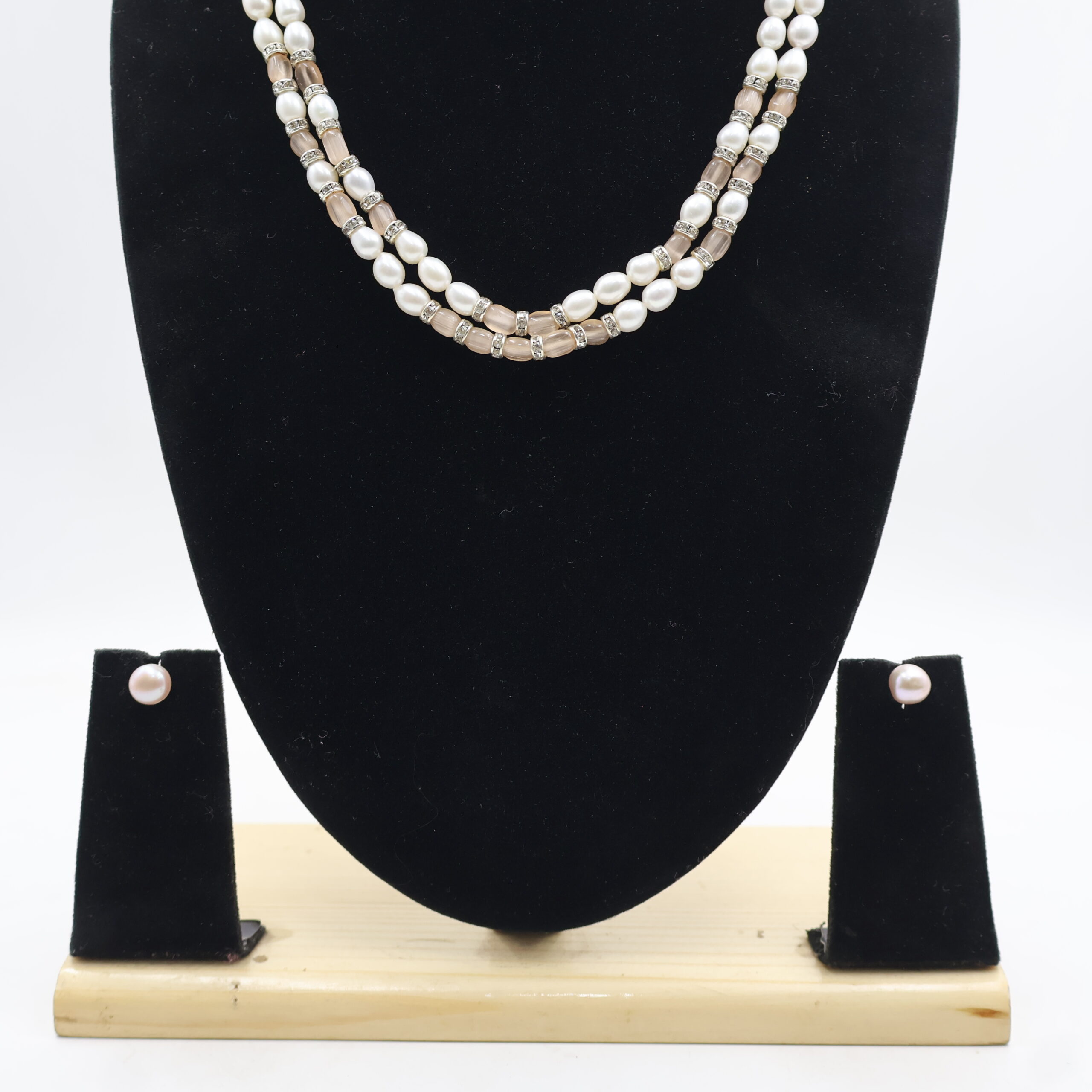 Simple Pearl Necklace Set - Image 5