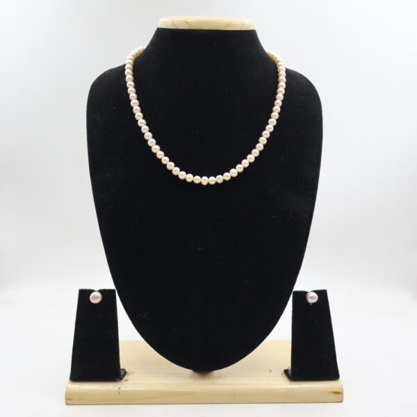 Alternative view of Timeless Round Pearl Necklace Set