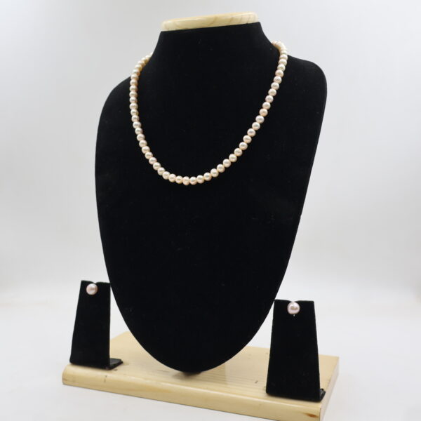 Timeless Round Pearl Necklace Set - Image 4