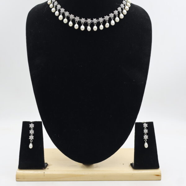 Luxury White Stone Pearl Necklace set - Image 5