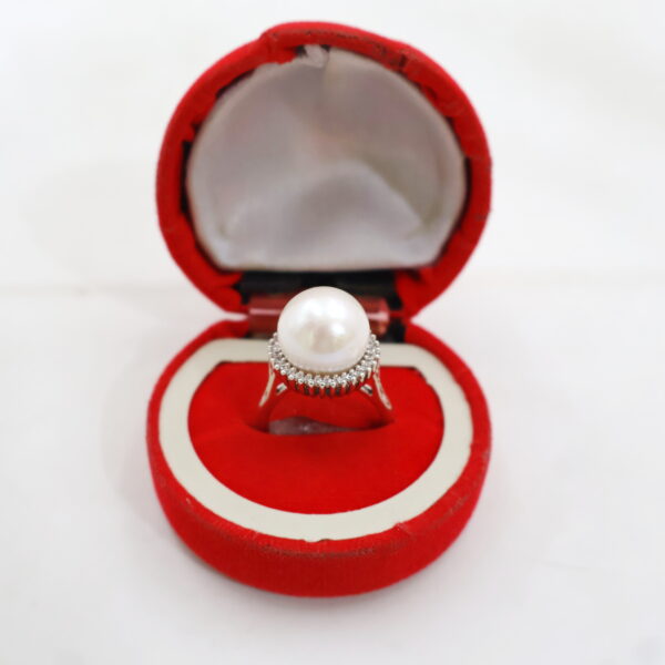 Elegant Solitaire Pearl Statement Ring - Image 3