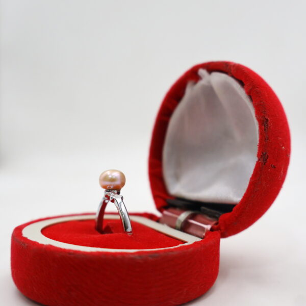 Delicate Pink Pearl Ring - Image 4