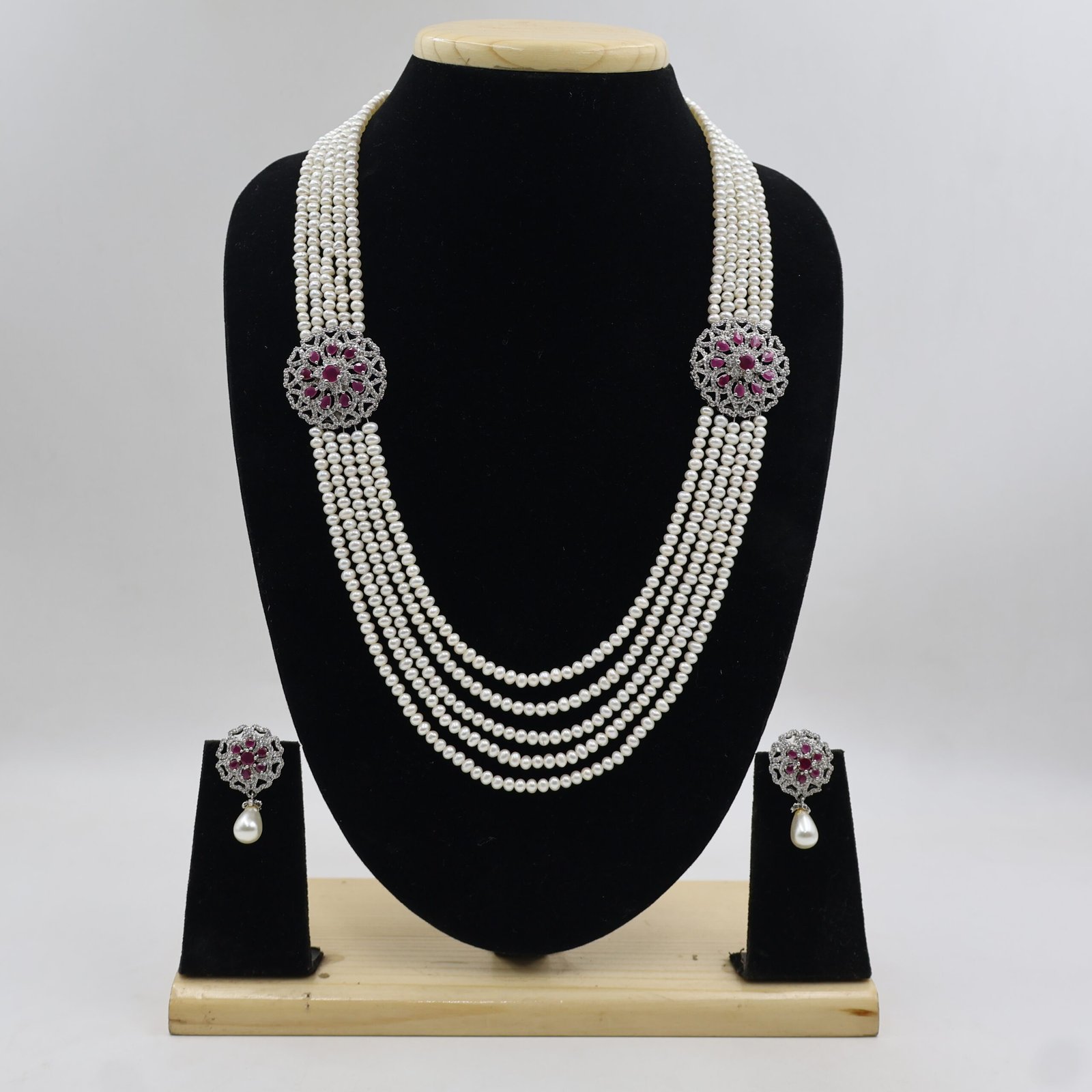 Premium Five-Layer Pearl Necklace with Ruby Brooch - Image 2