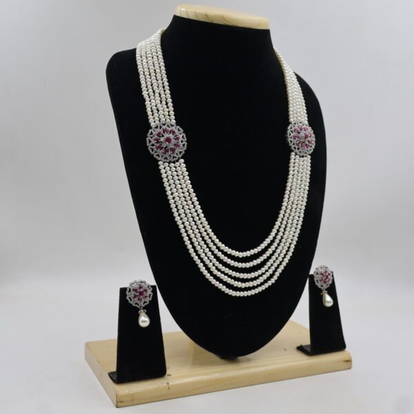 Premium Five-Layer Pearl Necklace with Ruby Brooch - Image 4
