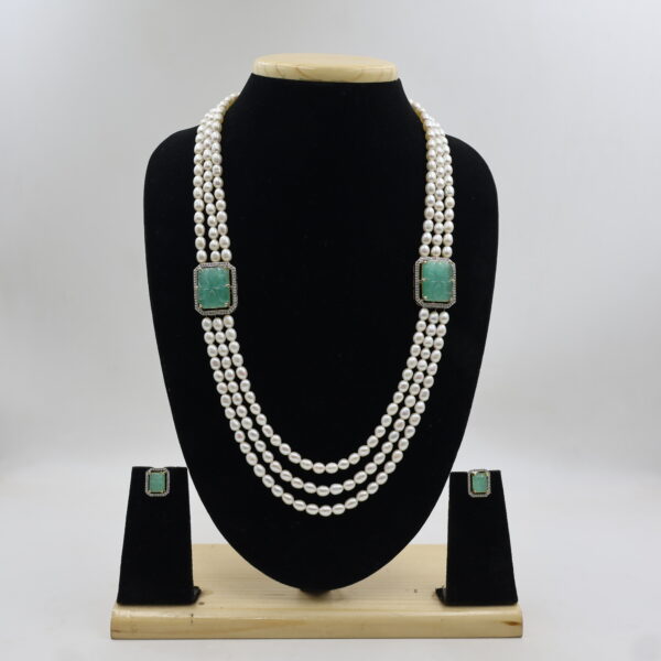 Alternative view of Luxury Green Stone Pearl Necklace with Earrings