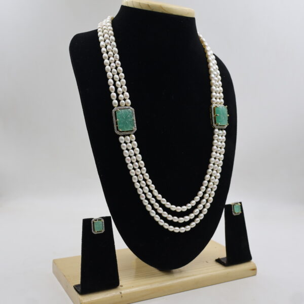 Luxury Green Stone Pearl Necklace with Earrings - Image 3