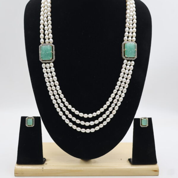 Luxury Green Stone Pearl Necklace with Earrings - Image 5