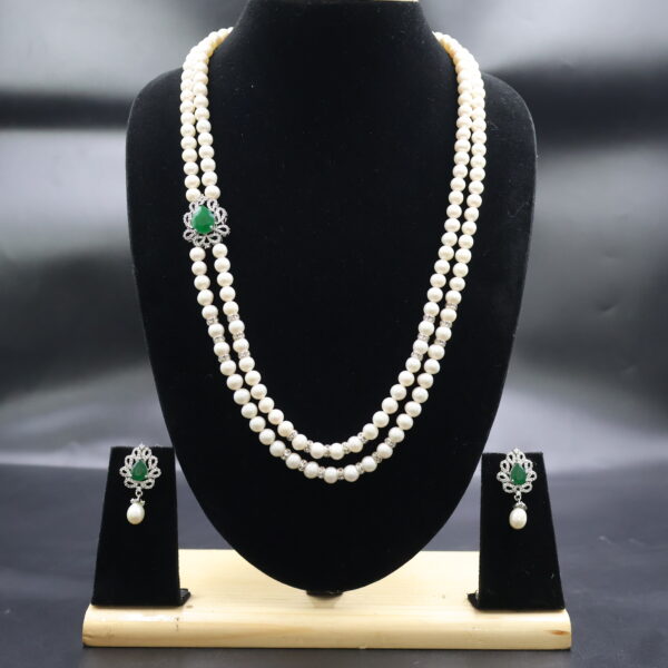 Alternative view of Two Layer Side Brooch Round Pearl Necklace