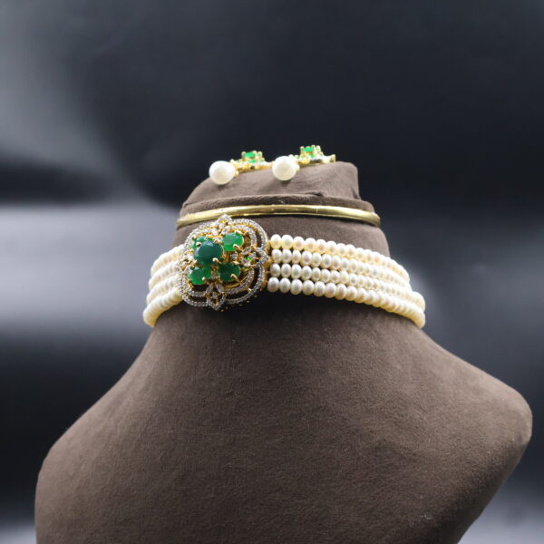 Emerald Green Stone Pearl Choker Necklace - Image 4