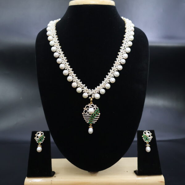 Alternative view of Elegant Green Emerald & Pearl Pendant Necklace