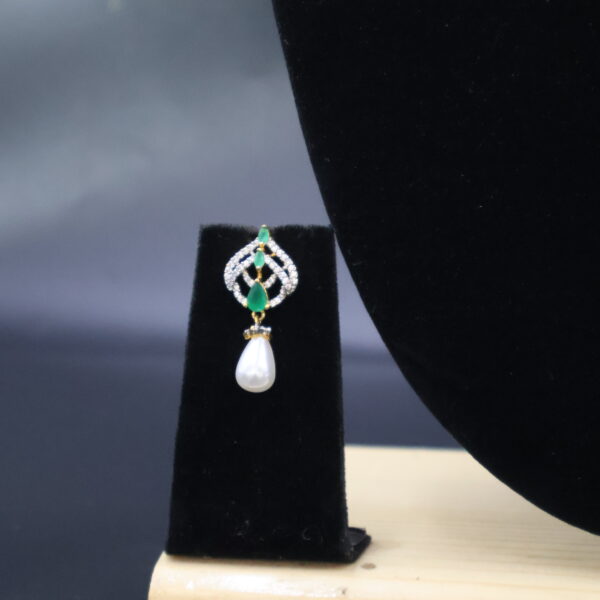 Pearl & Emerald Green Pendant Necklace - Image 3
