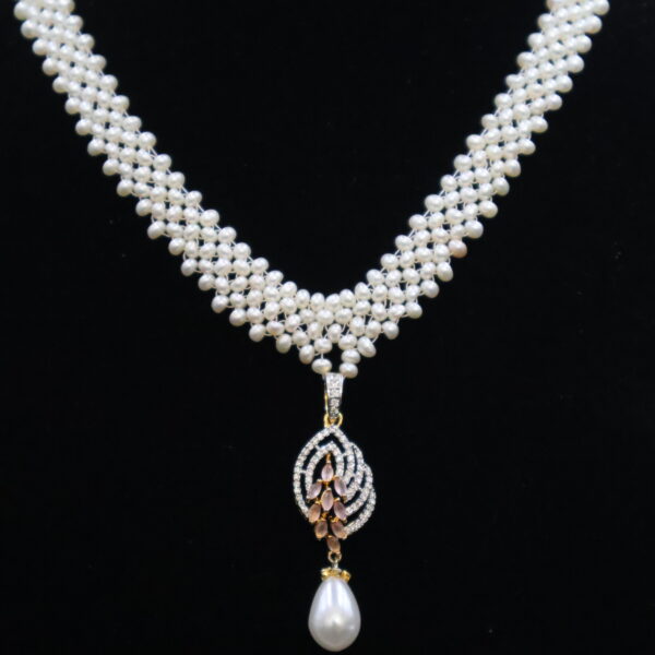 Elegant Pearl & Rose-Gold Stone Necklace Set - Image 3