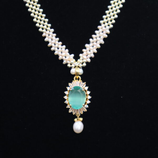 Elegant & Green Stone Pearl Necklace - Image 4