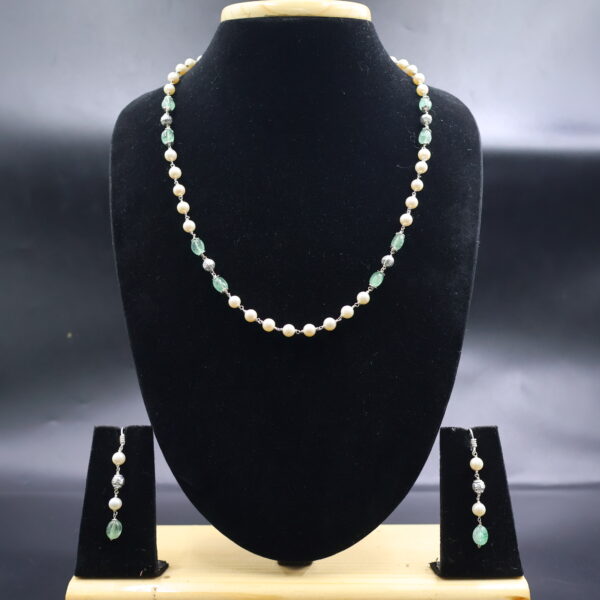 Alternative view of Elegant Lite Green Taar Mala