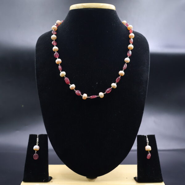 Alternative view of Elegant Ruby Stone Pearl Necklace Set
