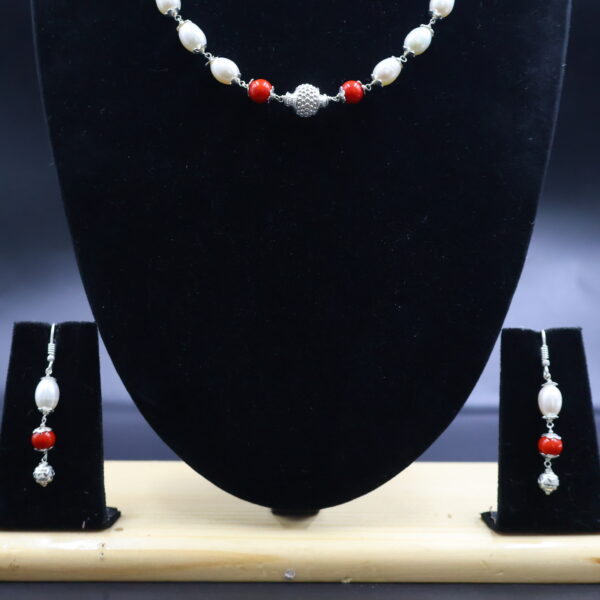 Elegant Red Coral Pearl Necklace Set - Image 4