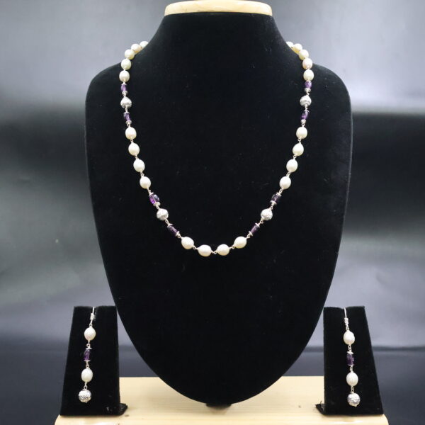 Alternative view of Elegant Pearl Necklace Set