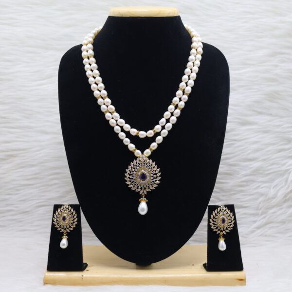 Alternative view of Beautiful Pendant Pearl Necklace