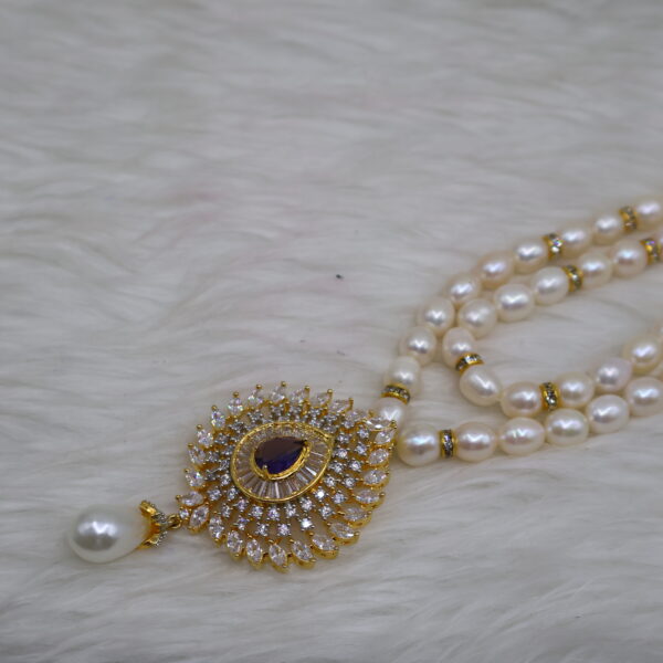 Beautiful Pendant Pearl Necklace - Image 5
