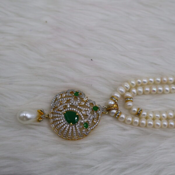 Emerald Grace Pearl Necklace Set - Image 5