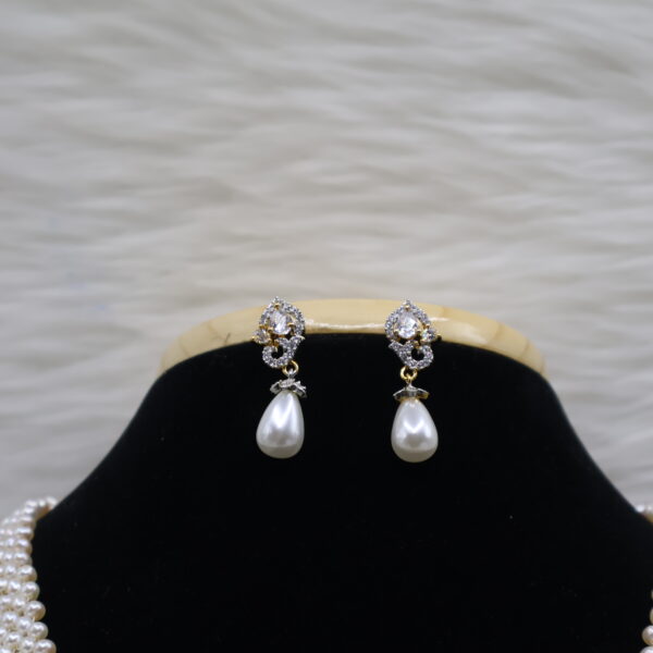 Royale Pendant Pearl Necklace Set - Image 5